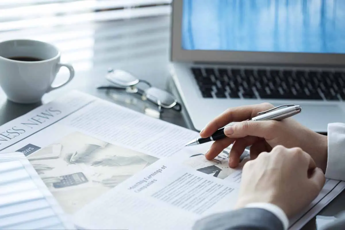 Vertical carousel: efficient storage solution for many applications